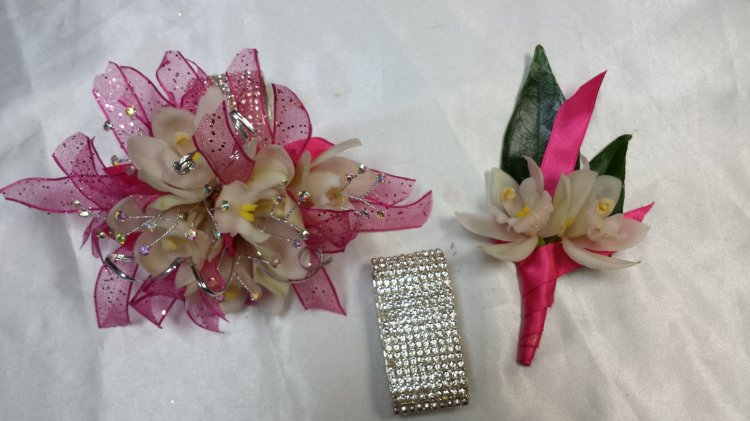A boutonniere & a corsage bling orchids bracelet fancy - Click Image to Close
