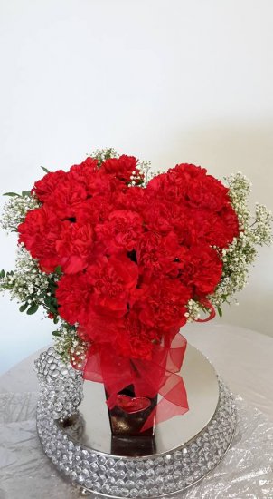 1 1 A Heart n Soul Carnations Vase arrangement - Click Image to Close