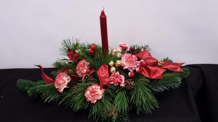 1 a Christmas Centrepiece with candy carns - Click Image to Close